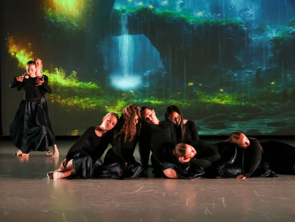 contemporary dans
